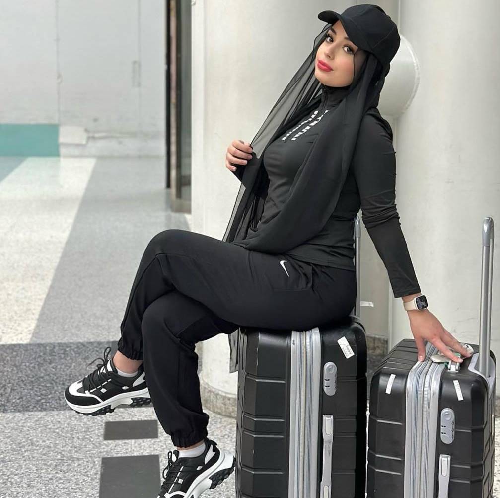 Türbanlı Escort Bayan Serapla Gizemli Cazibe